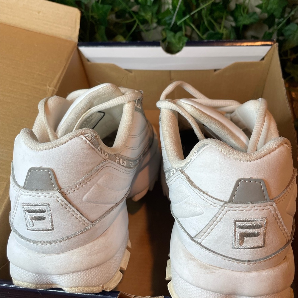 White Fila - Picture 4 of 5
